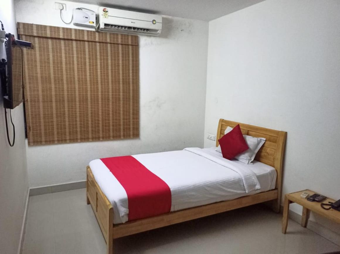 Hotel Tri-Star Residency Kochi Exterior photo
