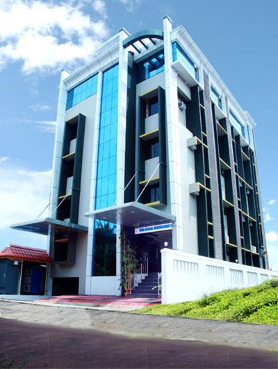 Hotel Tri-Star Residency Kochi Exterior photo