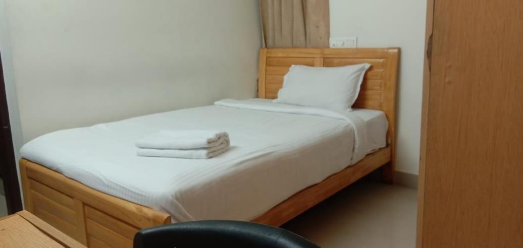 Hotel Tri-Star Residency Kochi Exterior photo