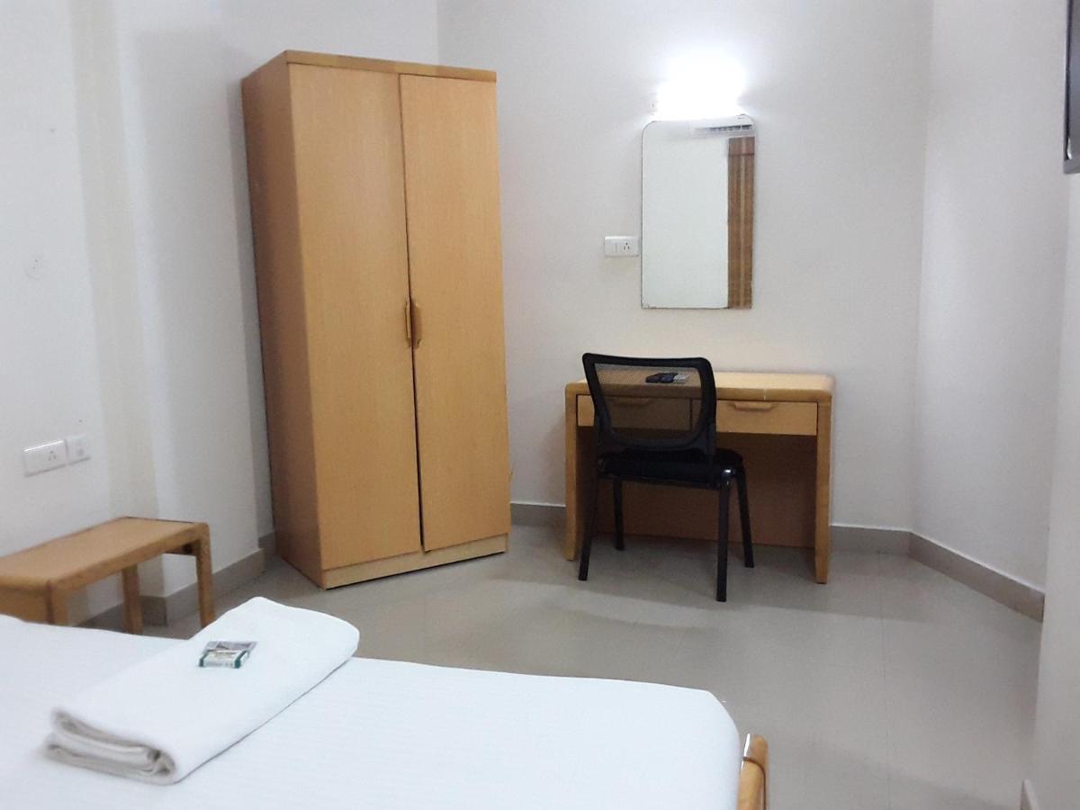 Hotel Tri-Star Residency Kochi Exterior photo